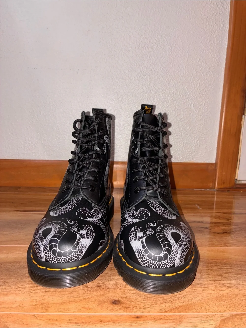 Dr Marten 1460‎ Wild Serpent Lace Up Boots, black/silver - size 6